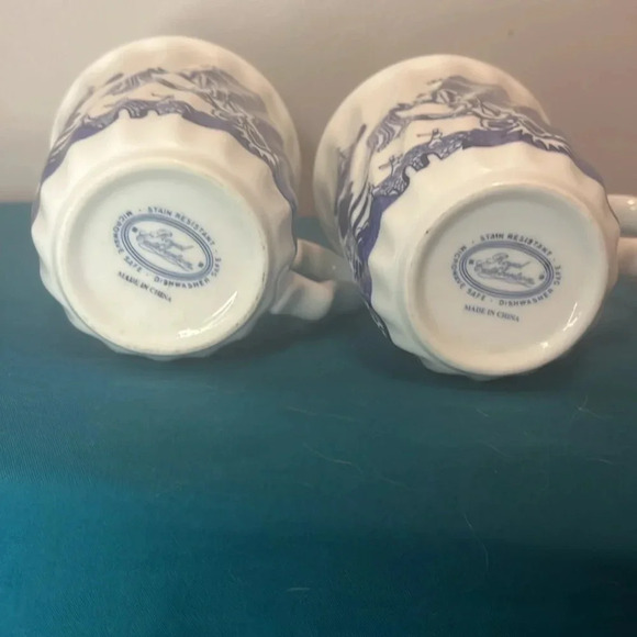 Vintage set of 2 Royal Cuthbertson Blue Willow Swirl  Mug Cups - Picture 3 of 4